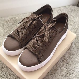 Mossimo Supply Co. Green Satin Platform Sneakers